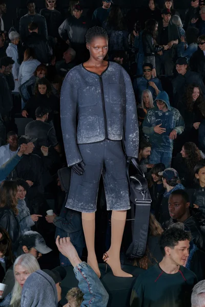 Look 3